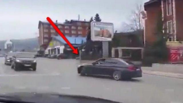 Шофьор прави опасни дрифтове на оживен столичен булевард