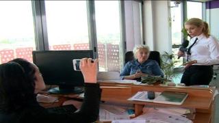Отиваме в офиса на фирма "Еврохаус", за да разберем защо не са довършени строежи, за които са взети пари