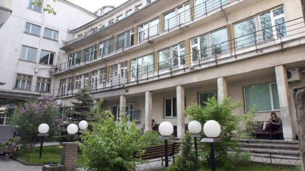 Баща преби лекарка в "Шейново"