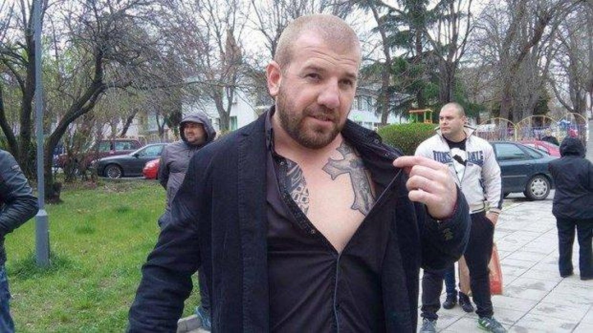 Динко Вълев си призна: Малко набих служителя си (видео)