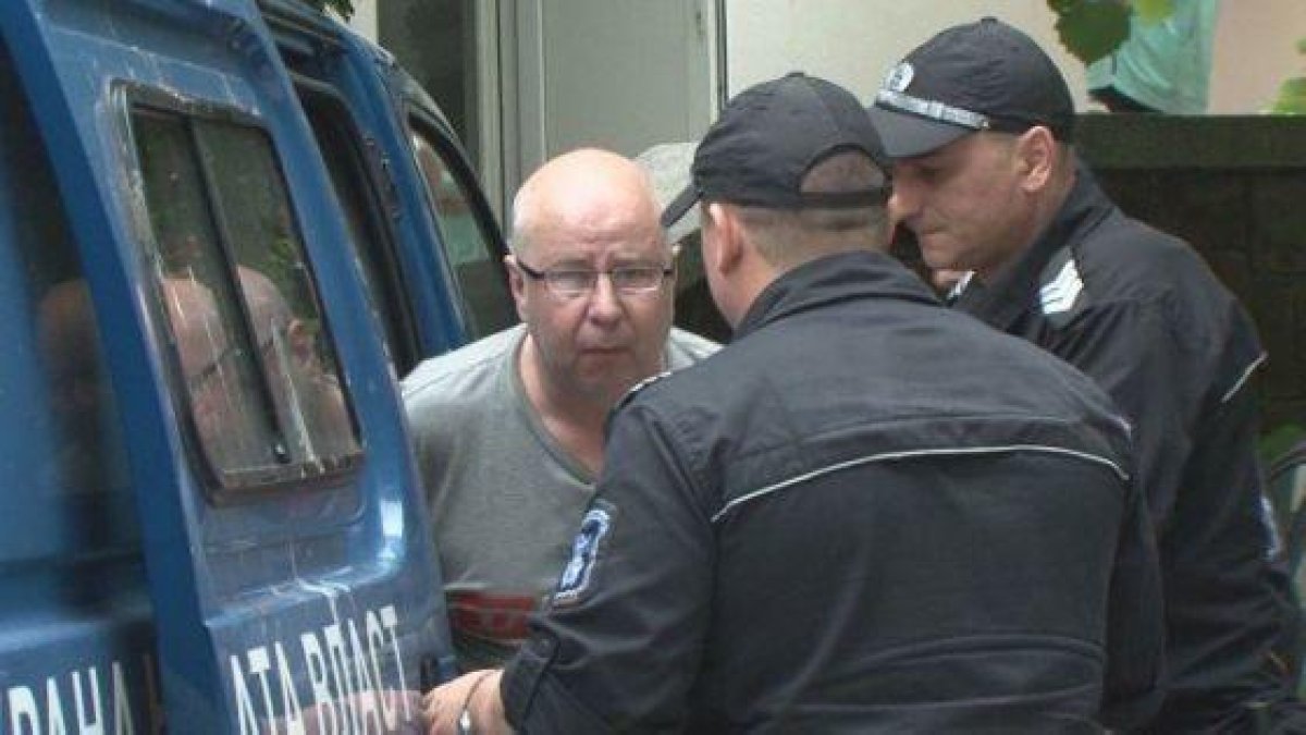 Пуснаха на свобода шведа, изритал камериерка в главата (видео)