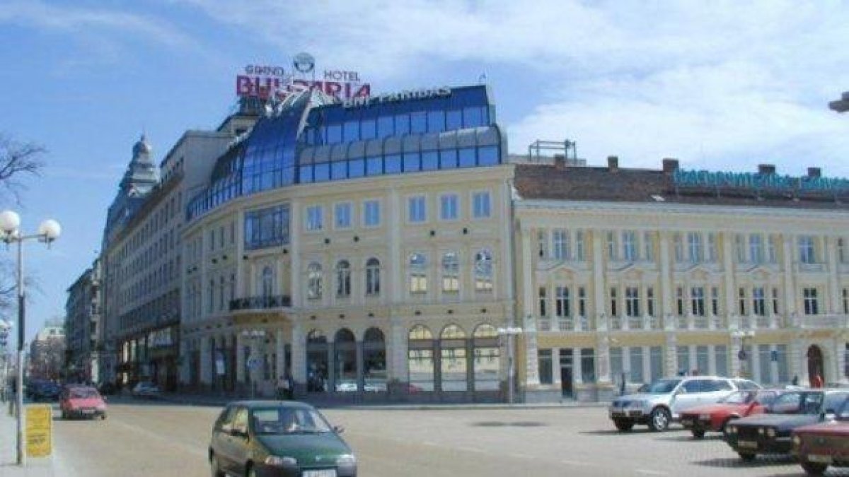 Собственикът на "Гранд хотел България" в центъра на София иска да го надстрои