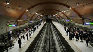 Асансьор със семейство с бебе пропаднал на метростанция "Младост 1"