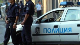 Група маскирани полицаи пребили 100 роми в село Каменар след изнасилване във Варна