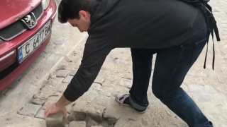 Паветата на бул. "Дондуков" не улица, а парчета пъзел (видео)