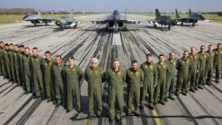 Бойните ни пилоти отказаха да летят в знак на протест