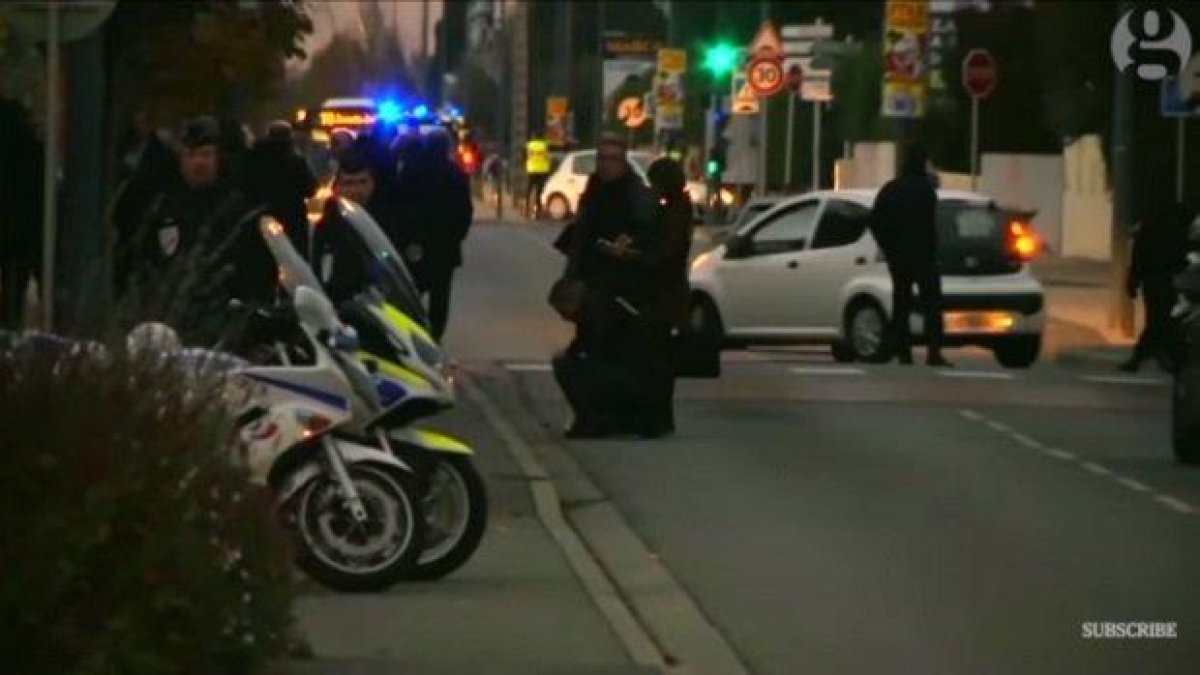 Криминално проявено момче се вряза с колата си в група студенти (видео)