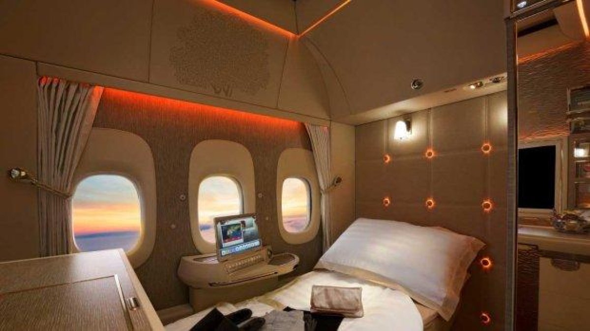 Новата първа класа на Emirates- виртуални прозорци и седалки за нула гравитация (видео)