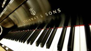 Вижте как се изработва роял Steinway (видео)