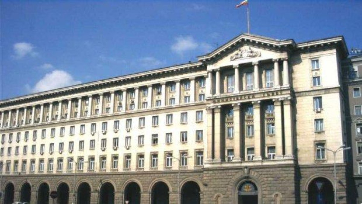 Правителството усмири негодуващите полицаи с финансова инжекция от 100 млн. лева