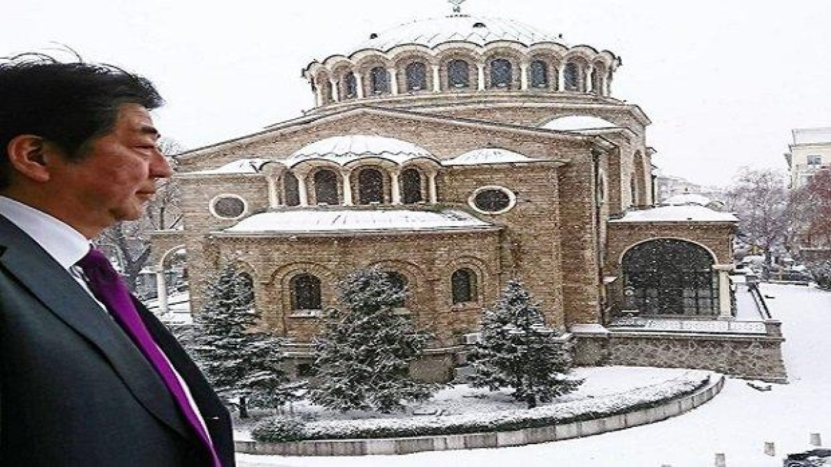 Японският премиер Шиндзо Абе показа снимка от снежна София