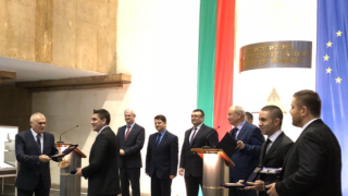 "Господари на ефира" получи награда за репортажите си за кражба на гориво от полицаи