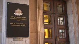 Варна наруши здравната забрана, събира заедно ученици