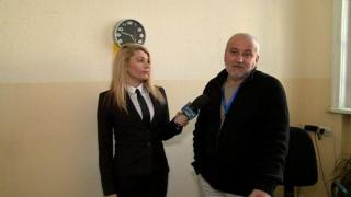 ЩЕ ВЪРНАТ ЛИ МАЛКОТО МОМИЧЕНЦЕ НА МАЙКА МУ, ПИТАМЕ ДИРЕКТОРА, ДАЛ ГО НА БИВШАТА ФОЛК ДИВА