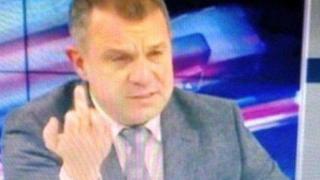 Наказват Кошлуков заради средния пръст в ефир