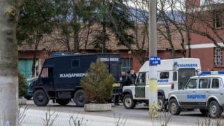 НСО не може да различи линейка от кола на жандармерията