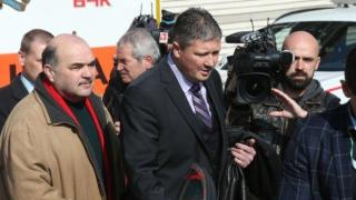 Любо Пенев: Случващото се е фарс, но няма да се откажа