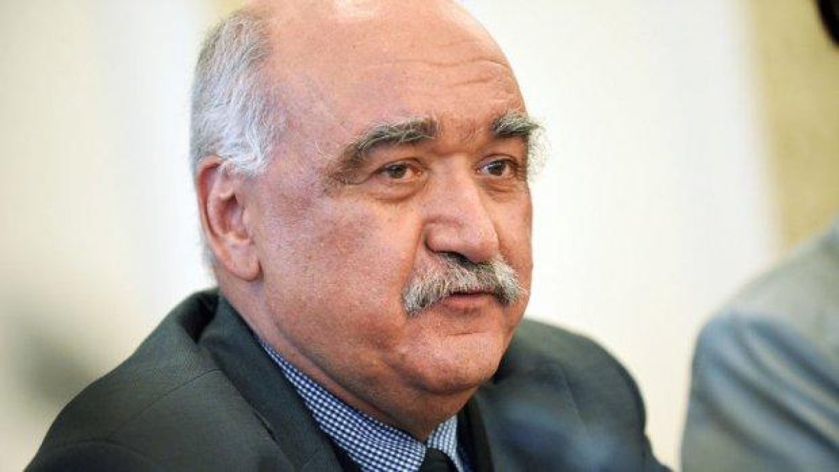 Шефът на НЗОК отказва да подаде оставка и се оплака от намеса в работата му