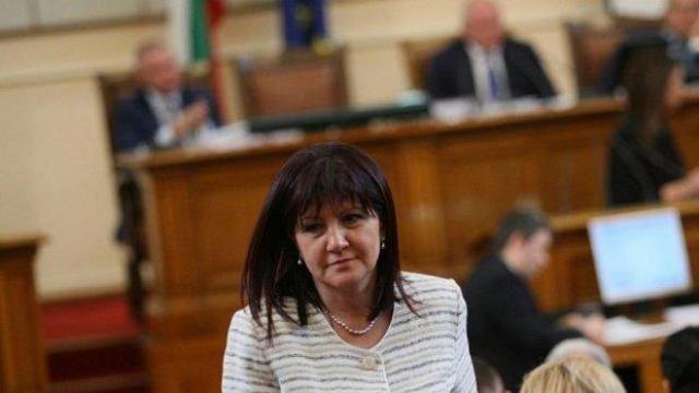 Цвета Караянчева се обяви в защита на Теменужка Петкова