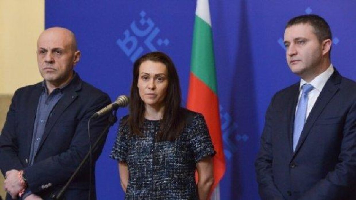 Държавата се готви да стане съдружник на Върбакова в сделката за ЧЕЗ само срещу 15 хил. лв.