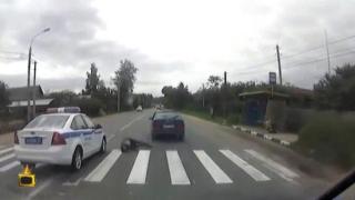 Ненчо и Малин показват полицаи в нарушение и полицай с лирична душа