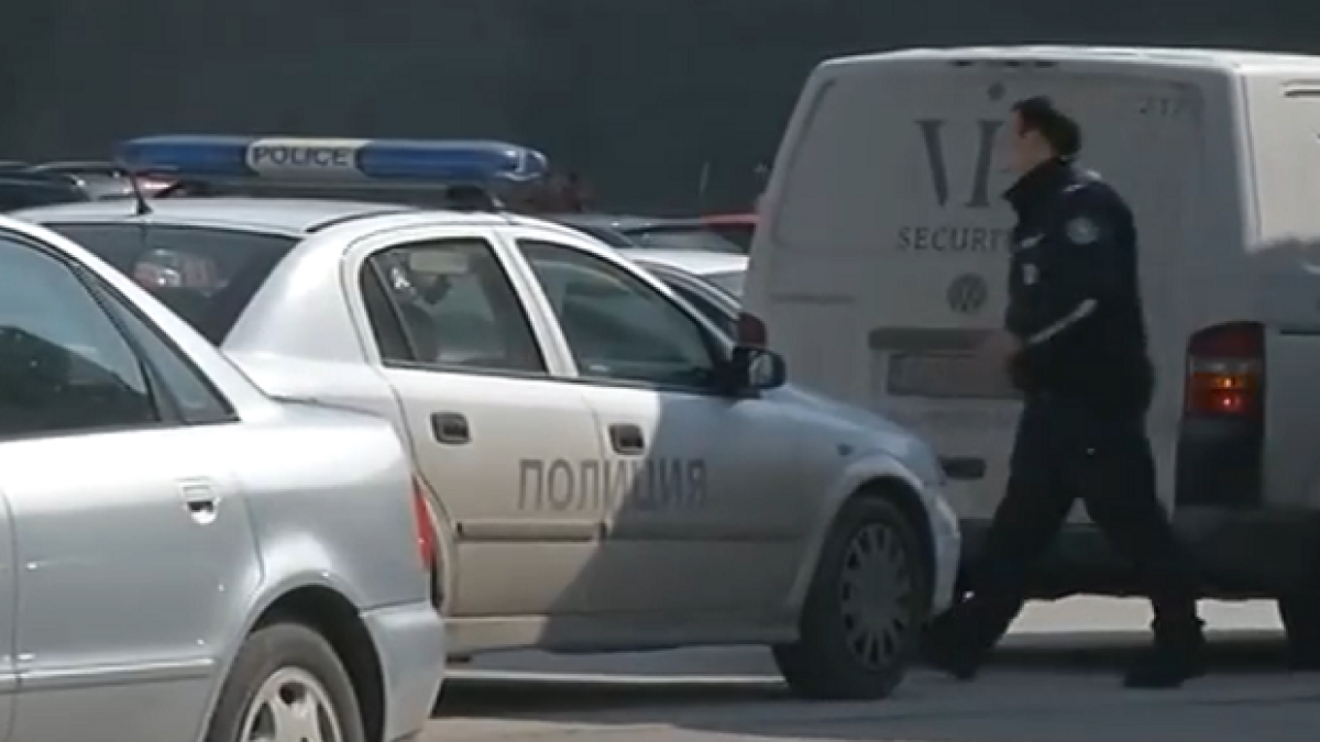 Задържаха четирима за обира на инкасо автомобил в Плевен (видео)