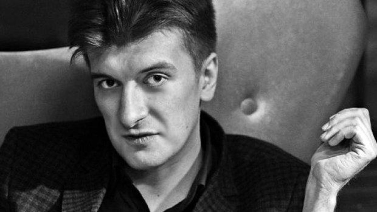 Руски разследващ журналист пада фатално от петия етаж: убийство?