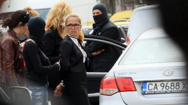 Адвокат Марковски: Нямат право да държат Иванчева окована насред улицата