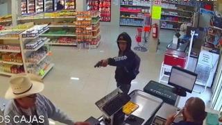 Каубой геройски предотвратява обир в Мексико (видео)