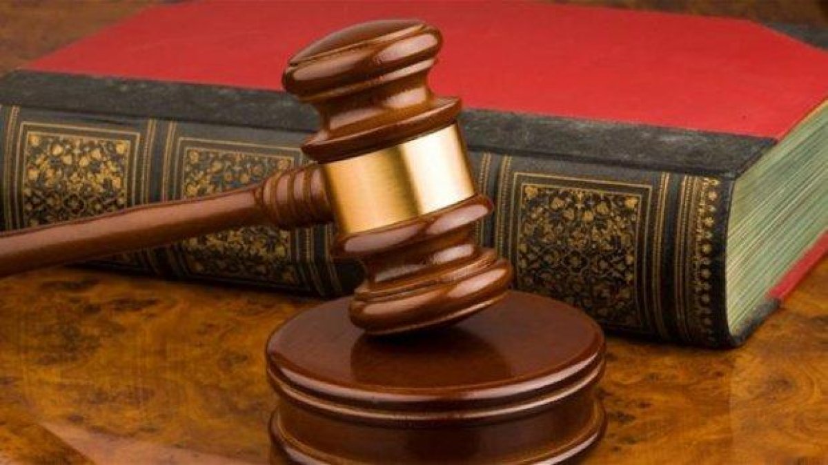 Осъдиха на затвор 14 журналисти от опозиционен вестник в Турция