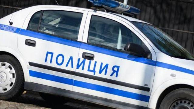 Шофьор удари патрулка, двама полицаи са пострадали