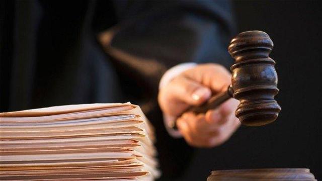 Осъдиха Община Добрич да плати 16 бона на добричлия, счупил крак на заледен участък от пл. "Свобода"