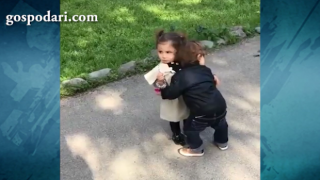 Първа среща между момиче и момче побърка потребителите в интернет (видео)