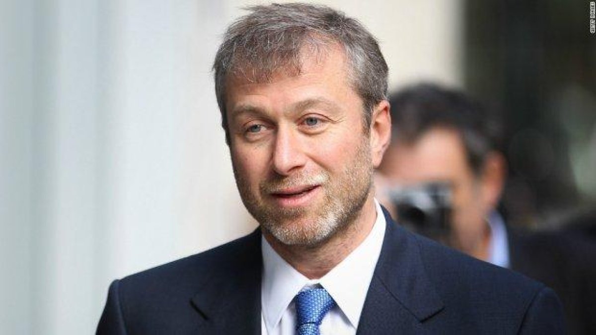 Как Роман Абрамович остана без покрив над главата?