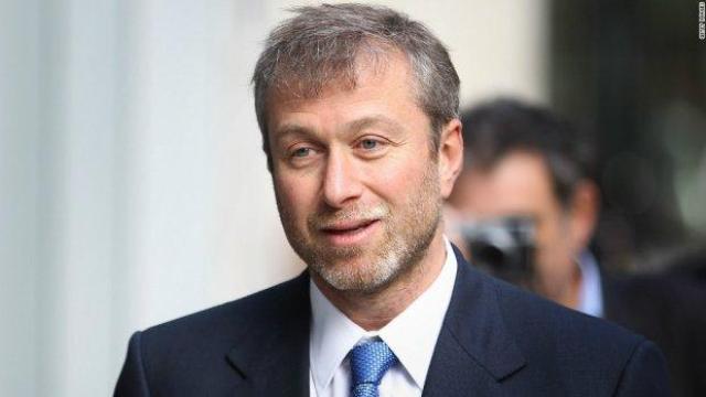 Как Роман Абрамович остана без покрив над главата?
