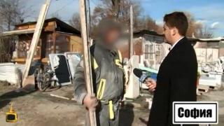 Оскверняват надгробни плочи и урни, охраната нехае