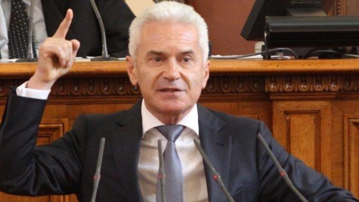 Патриотите искат БАН да бди с глоби за чистотата на родната реч