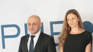 Съпругата на Томислав Дончев: Не съм расист, но всеки има и права, и задължения
