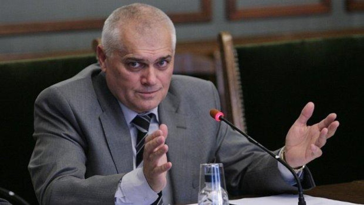 Вътрешният министър за бягството на арестанта: Съществен пропуск на полицаите