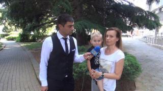 Нека заедно помогнем на малкия Никола да ходи нормално