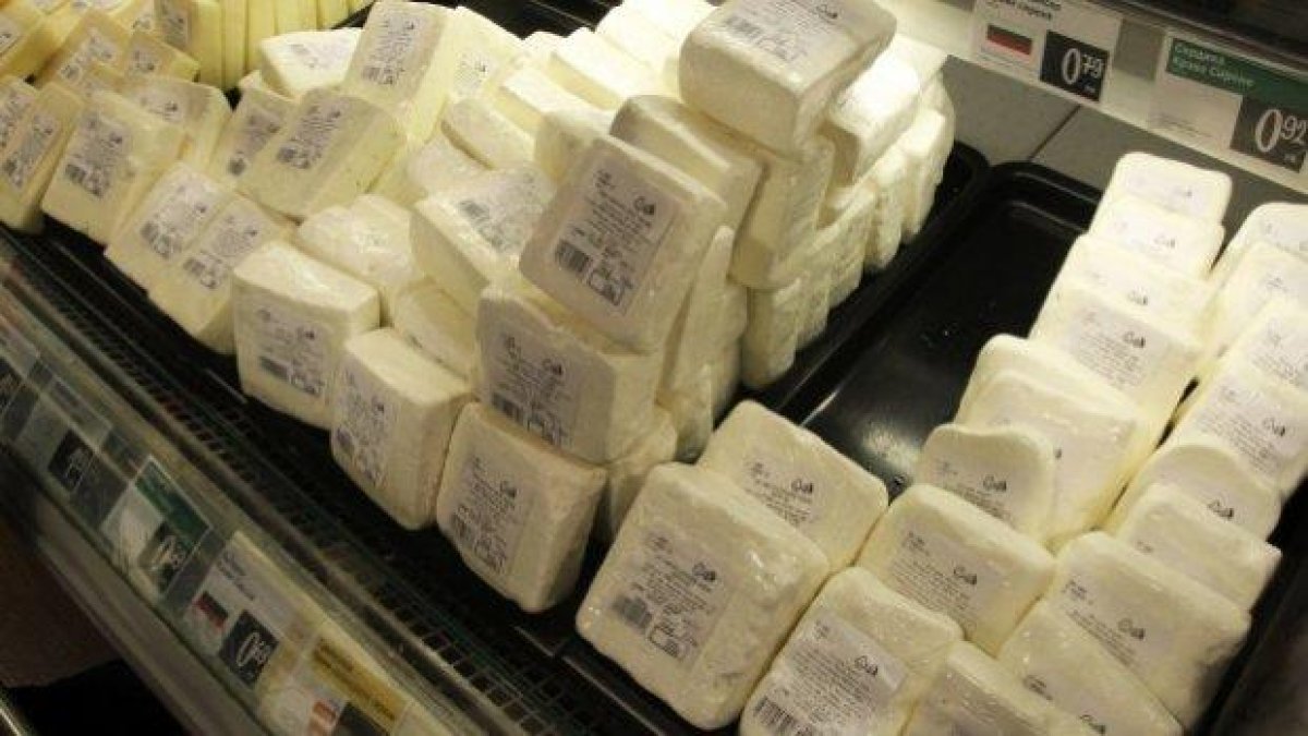 Отделят имитиращите млечни продукти на специален щанд
