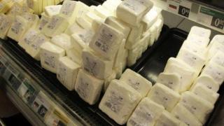 Отделят имитиращите млечни продукти на специален щанд