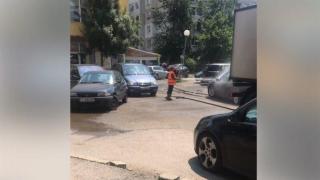 Волно съчетание с маркуч. Или как се мият улиците на София (видео)