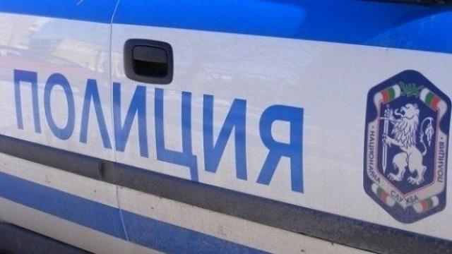 Младеж уби баща си, преби майка си и нападна полицаи