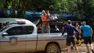 Британски водолаз, спасявал децата в Тайланд, ще съди Елън Мъск за обида (видео)