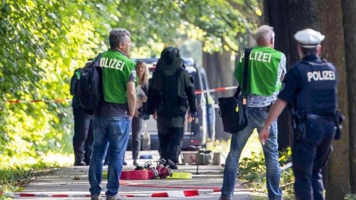 Клане в Германия: нападател рани десетима с кухненски нож