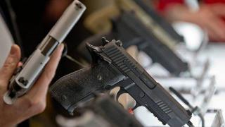 Гърция разби мрежа за контрабанда на българско оръжие