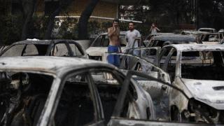 Вижте разрушенията по улиците на Атина след огнената стихия (видео)