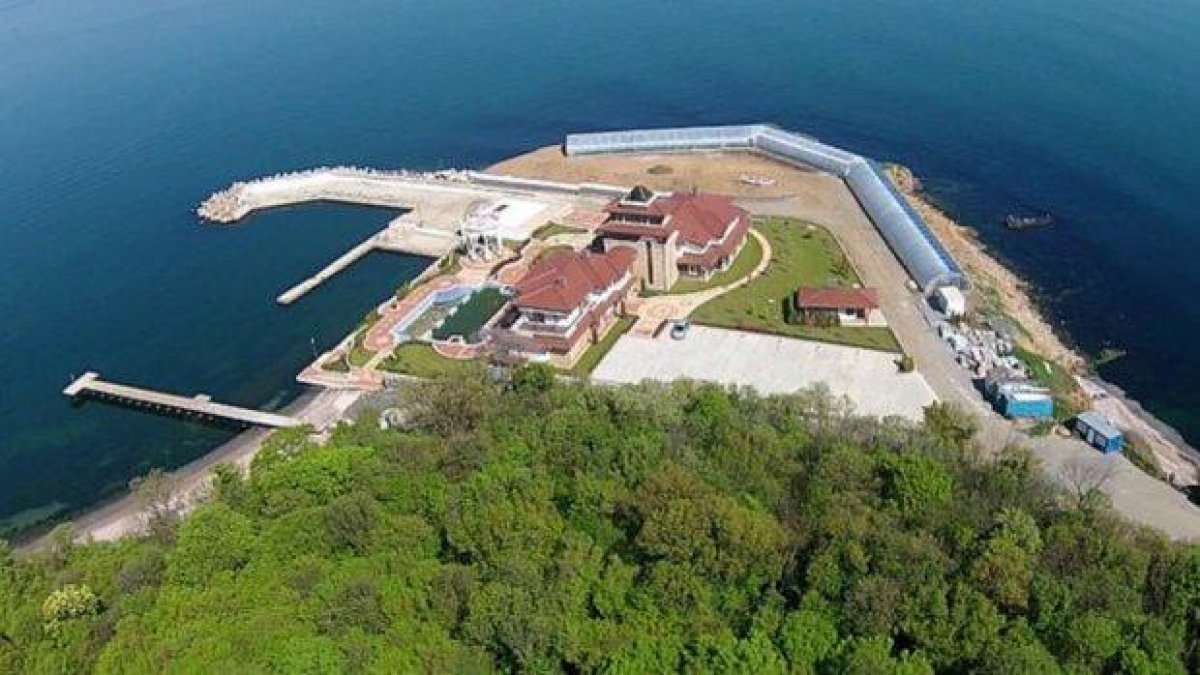 Гард на НСО бе намерен мъртъв край морския сарай на Доган