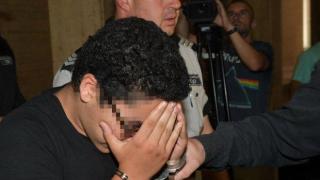 Съдът остави в ареста 15-годишното момче, наръгало връстник в "Надежда". Това решиха магистратите.